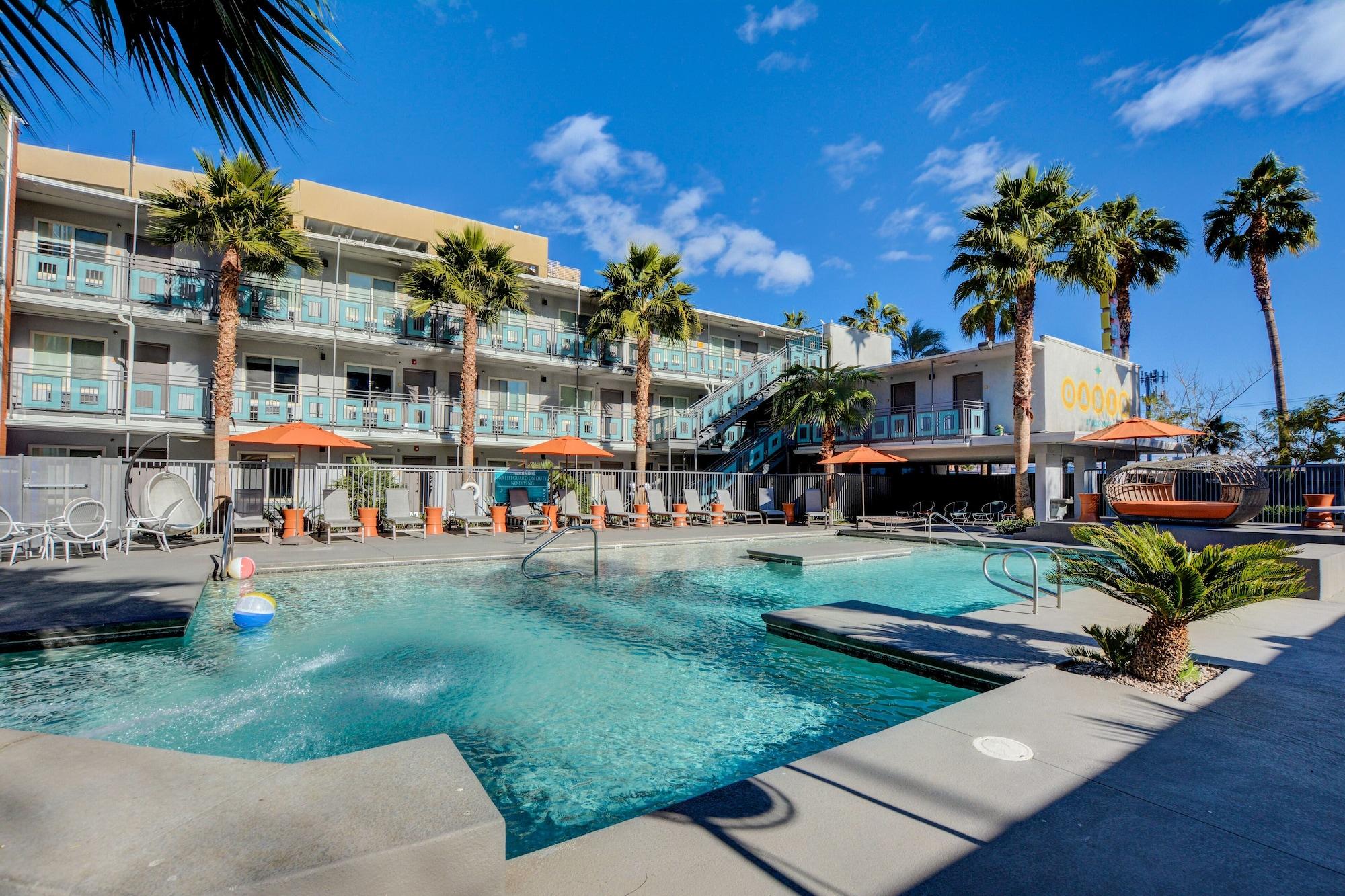 Oasis At Gold Spike (Adults Only) Hotel Las Vegas Bagian luar foto
